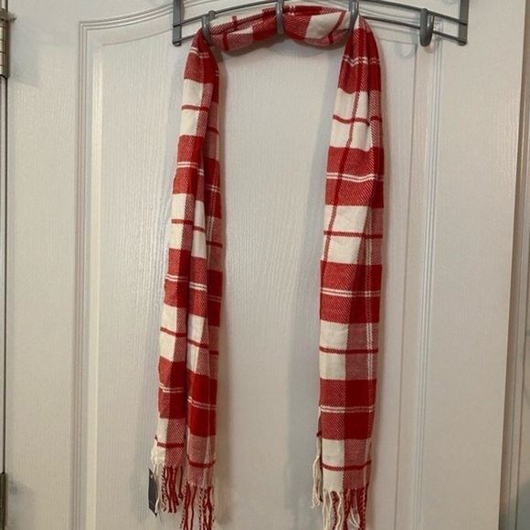 NWT Lands End Oblong plaid checked Scarf with tassels red and white - Picture 3 of 9